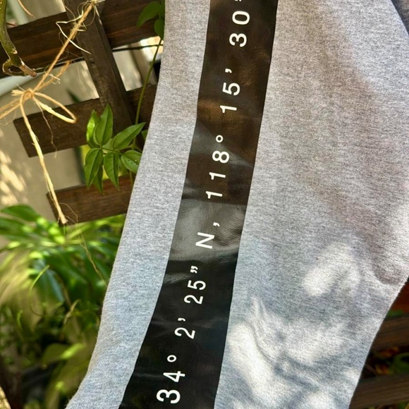 DANIEL PATRICK Sport Women's Large Cropped Sweater SAMPLE Grey - Picture 2 of 6